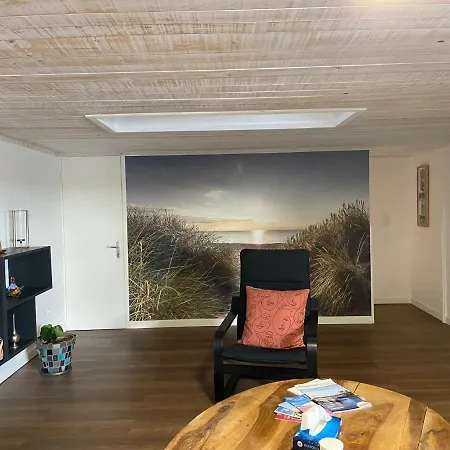 A Laurent D'aigouze, Simple Et Tranquille Apartamento *