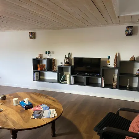 A Laurent D'aigouze, Simple Et Tranquille Apartamento Saint-Laurent-dʼAigouze