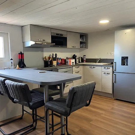 A Laurent D'aigouze, Simple Et Tranquille Apartamento Saint-Laurent-dʼAigouze